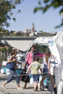 Embarquement bateau Nicols croisière fluviale en Charente